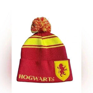 Wizarding World unisex Harry Potter Hogwarts Adult Beanie red yellow never worn